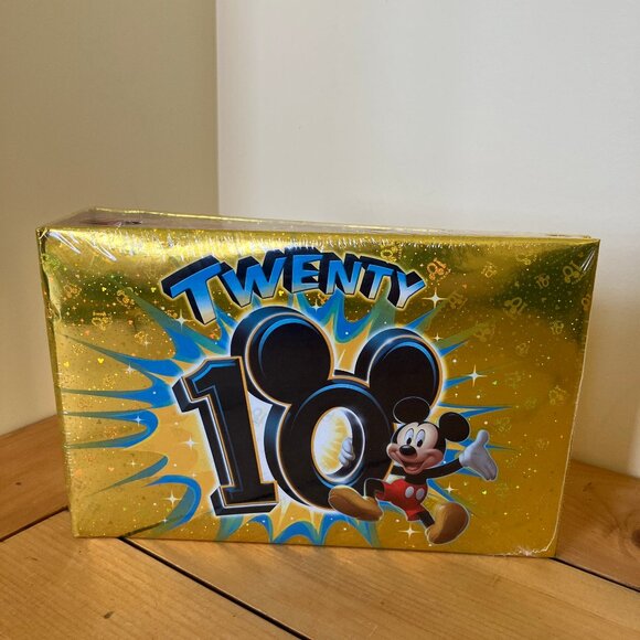 Disneyland Walt Disney World Metallic Gold Ringbound Photo Album w/ 50 Pages NEW - Picture 1 of 6